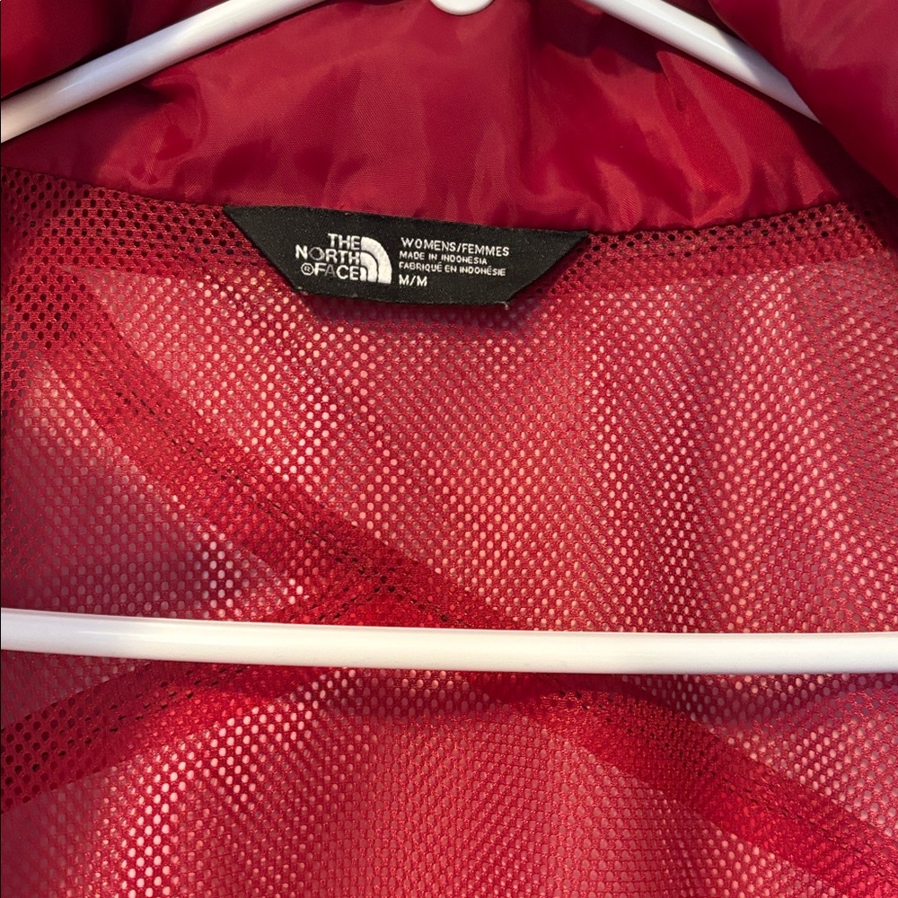 The North Face raincoat rain jacket women’s size medium burgundy maroon gorpcore - Picture 4 of 7